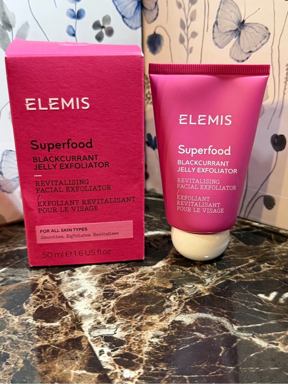 ELEMIS Superfood Blackcurrant Jelly Revitalising Facial Exfoliator